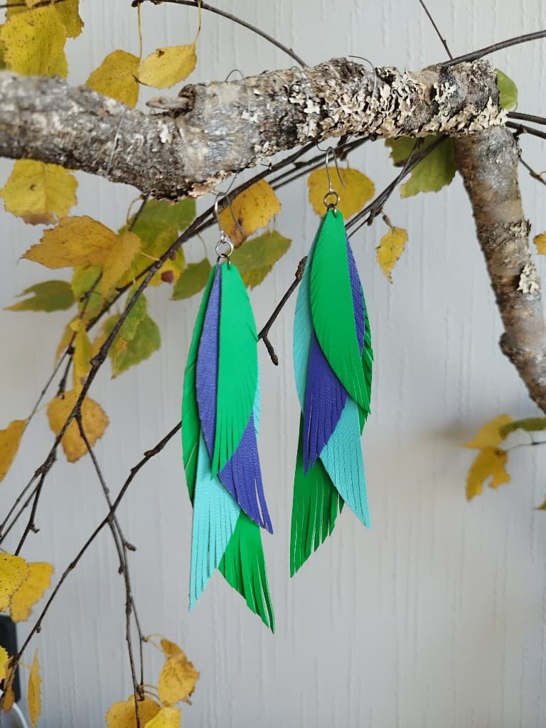 Ādas "Spalvu auskari"