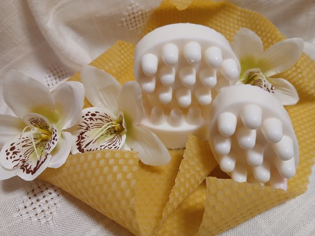 Masāžas ziepes ar medus un liepziedu aromātu