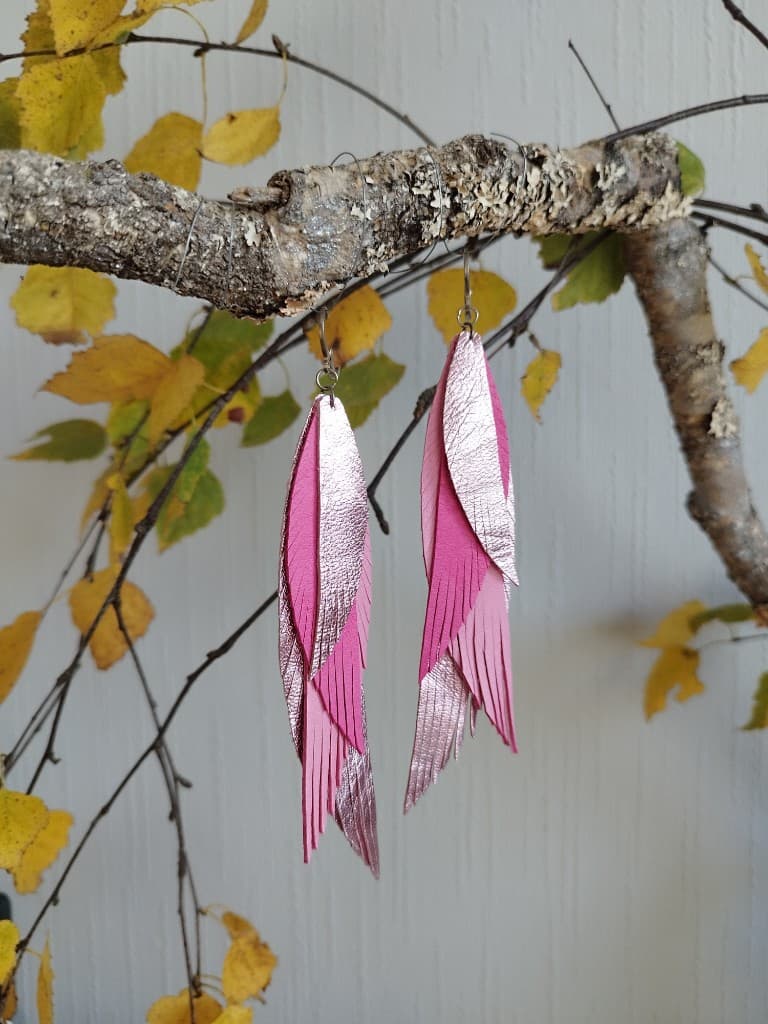 Ādas "Spalvu auskari"